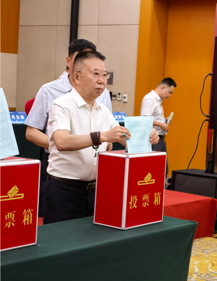 热烈祝贺陕西省建筑劳务协会第三届会员大会暨第三届一次理事会胜利召开！(图4)